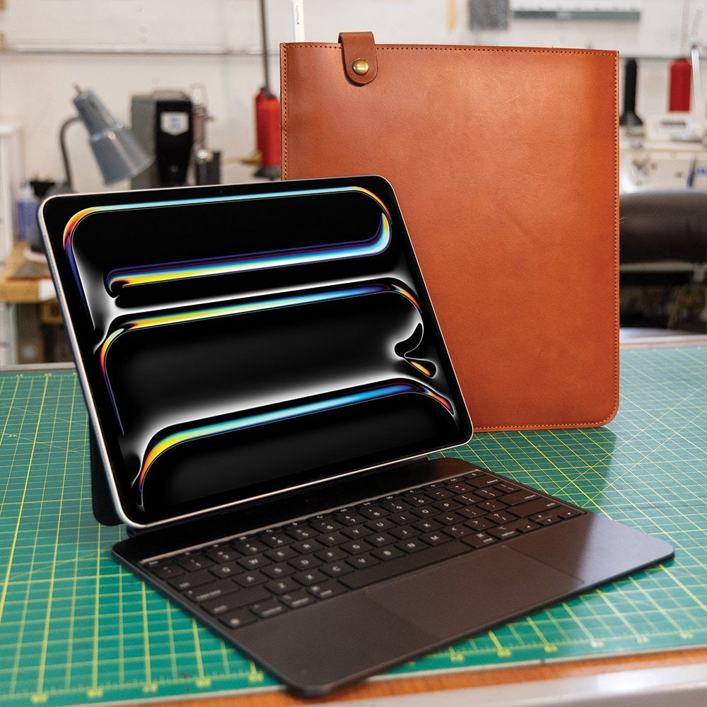 English Bridle Magic Keyboard Leather Sleeve