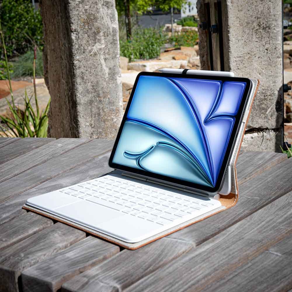 English Bridle Magic Keyboard Case